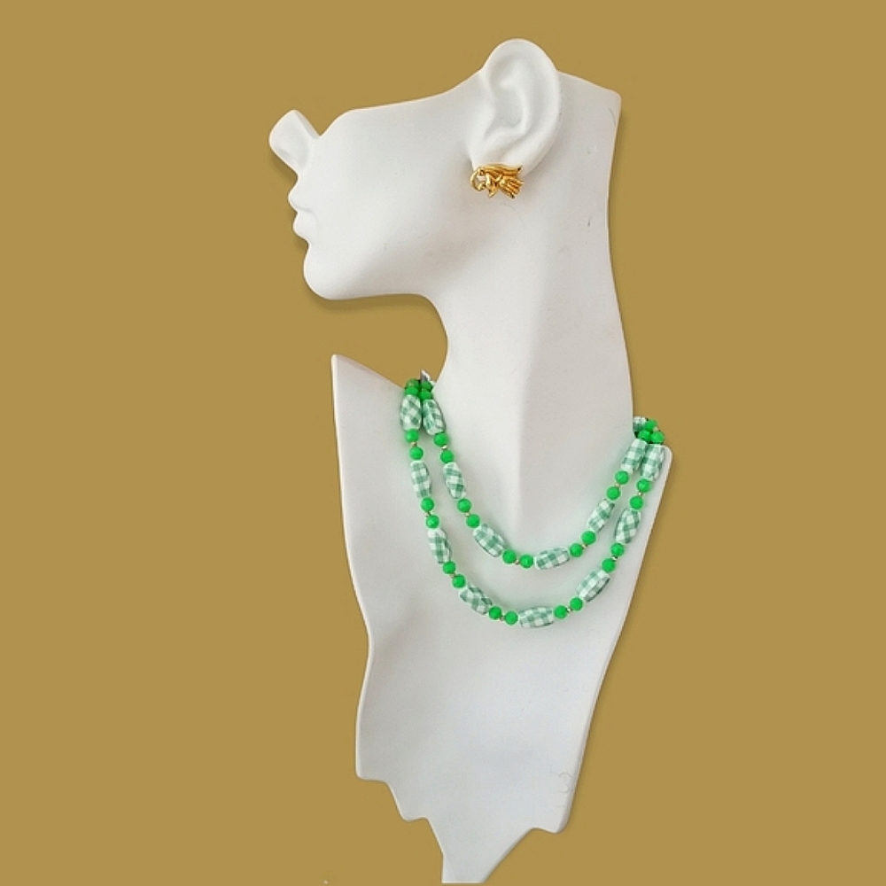 Vintage 1960s Mid Century Lime Green and White Acrylic Beaded Necklace